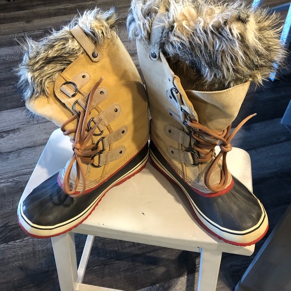 SOREL ®️ Woman’s Winter Boot - Picture 3 of 5